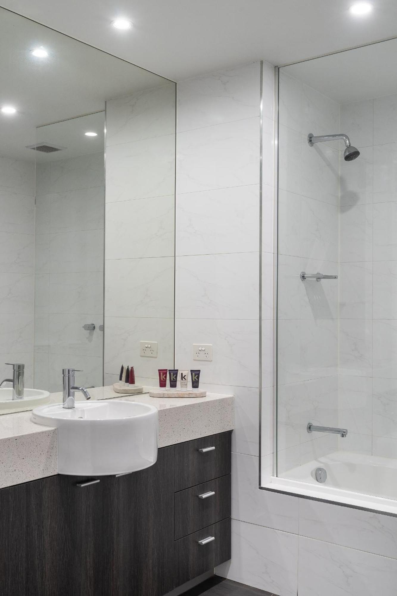 Tyrian Serviced Apartments Fitzroy Мельбурн Екстер'єр фото